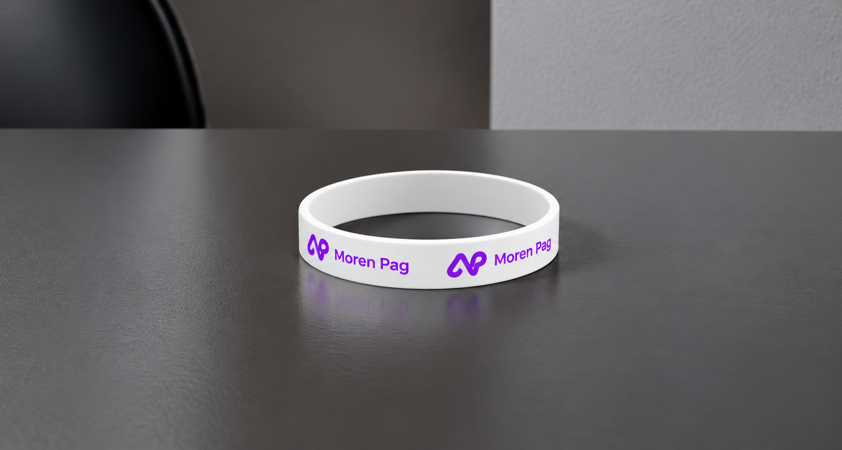 Pulseira branca de silicone com logo Moren Pag